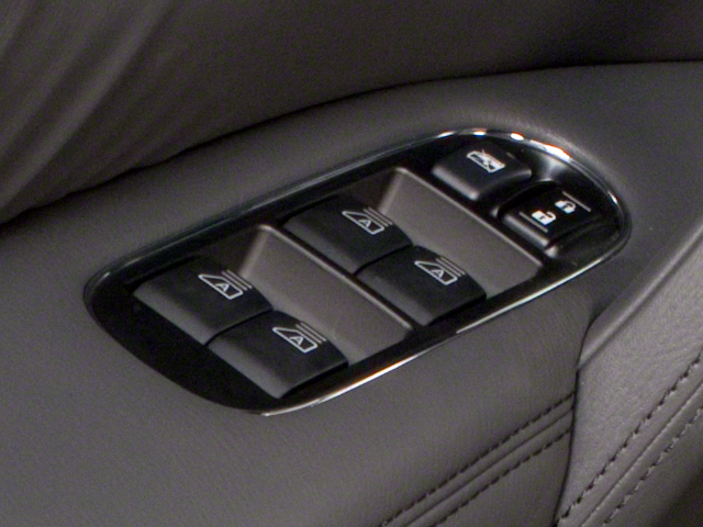 2011 INFINITI QX56 7-passenger