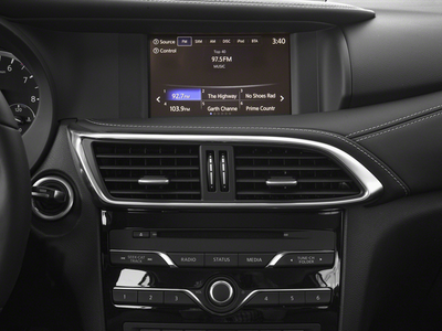 2017 INFINITI QX30 Sport