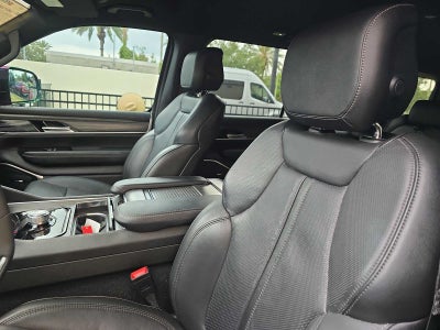 2023 Jeep Wagoneer Series II