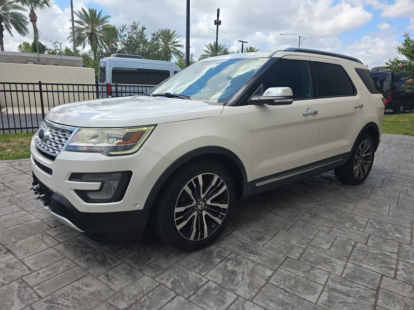 2017 Ford Explorer Platinum