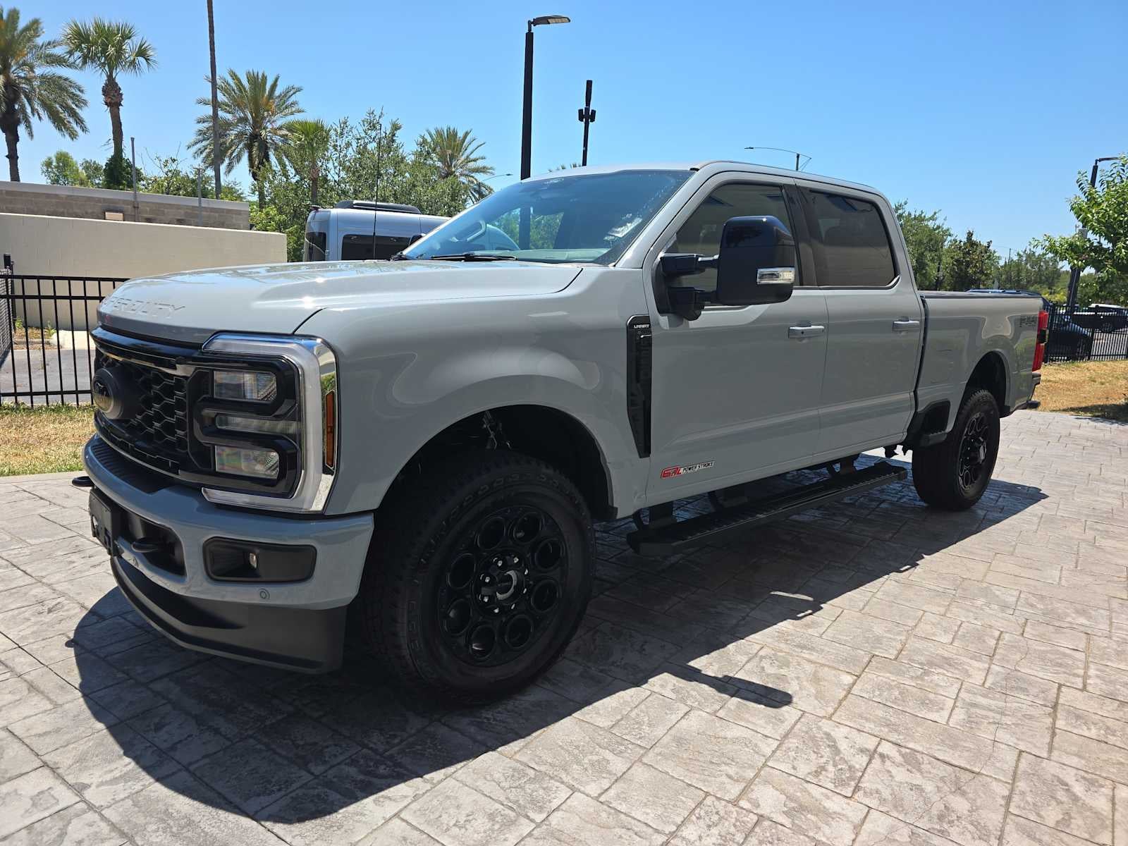 2025 Ford Super Duty F-250 Pickup LARIAT