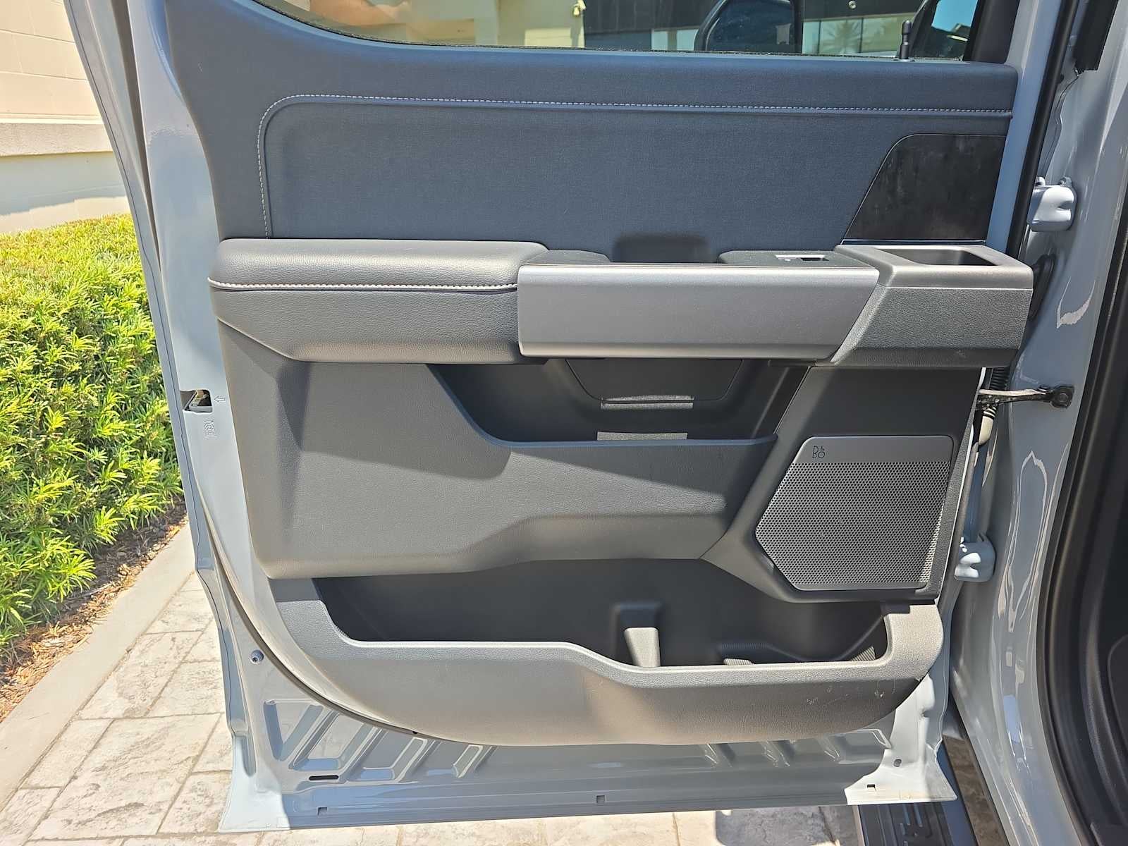 2025 Ford Super Duty F-250 Pickup LARIAT