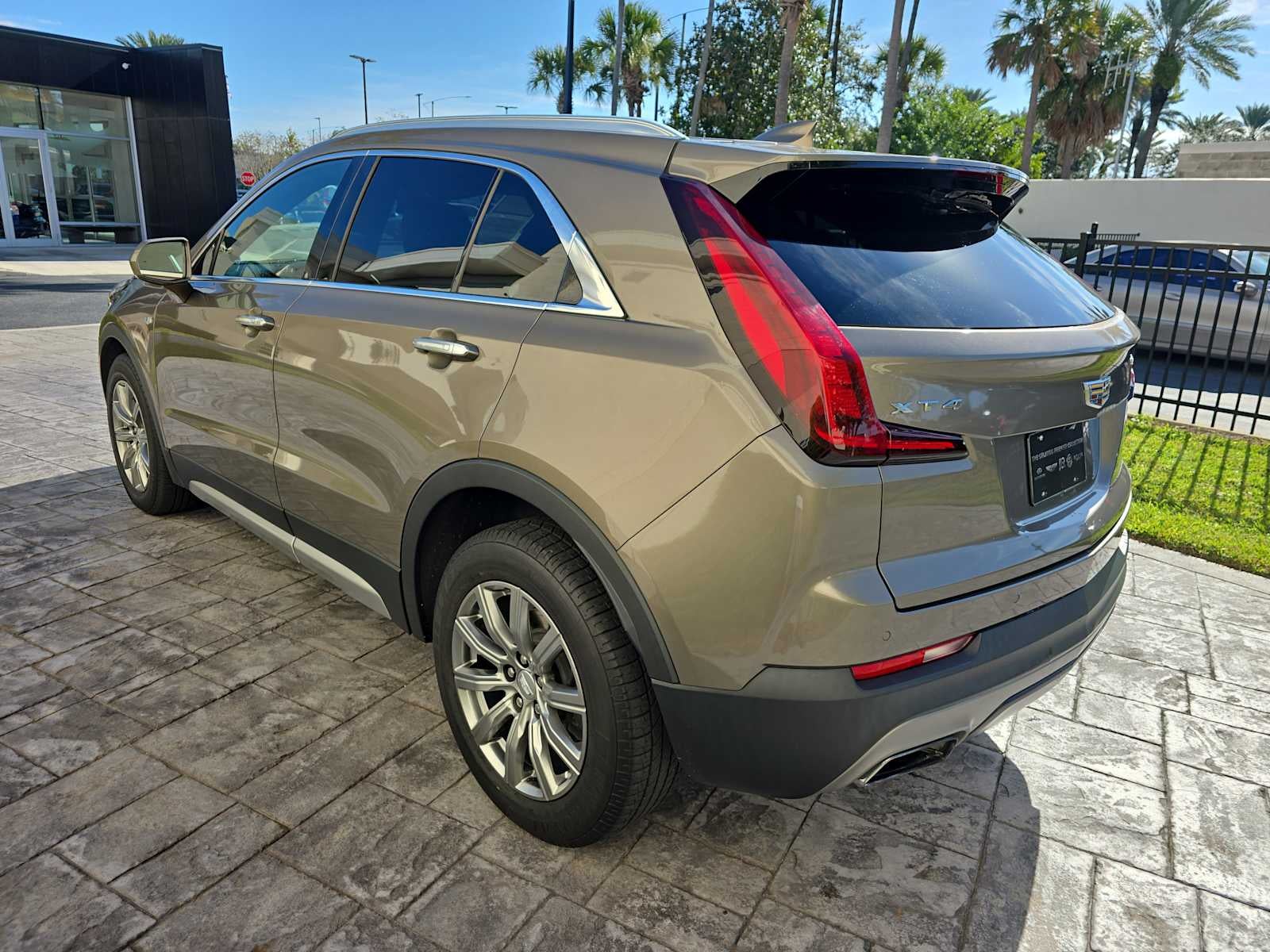 2020 Cadillac XT4 FWD Premium Luxury