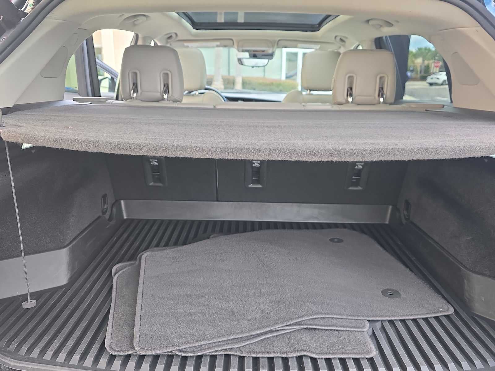2021 Cadillac XT4 AWD Premium Luxury