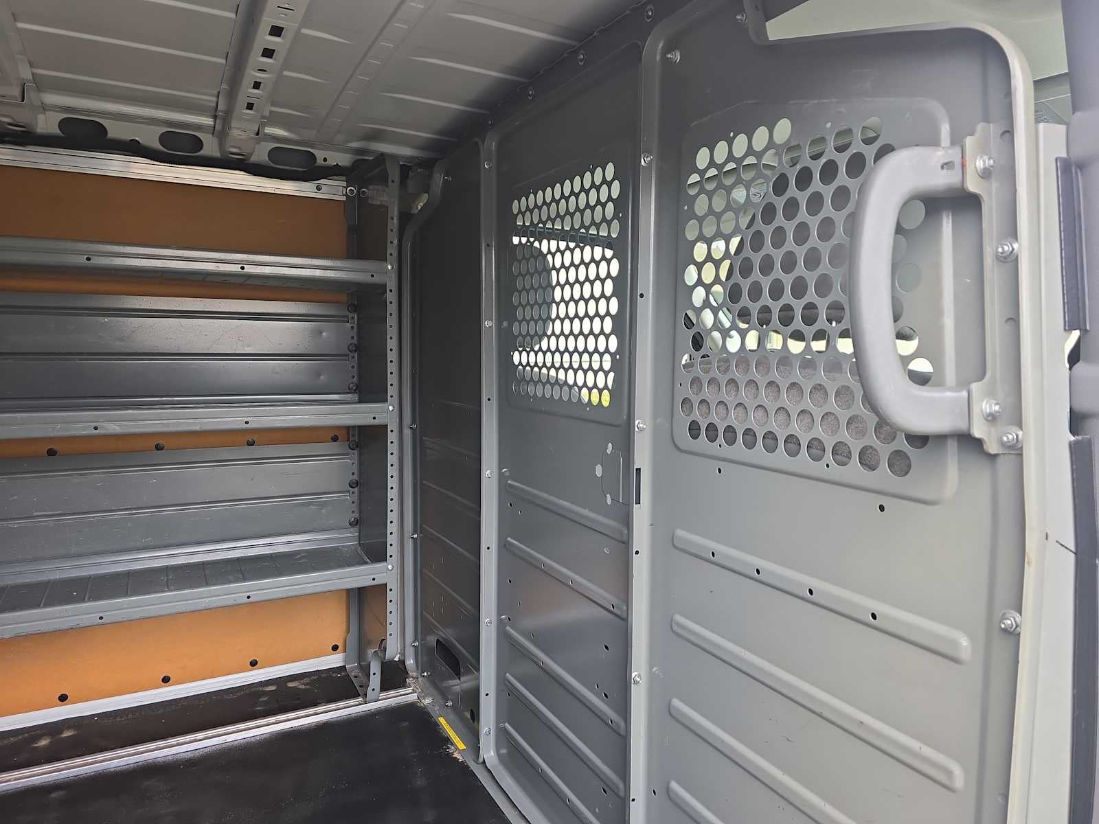 2021 Nissan NV2500HD SV