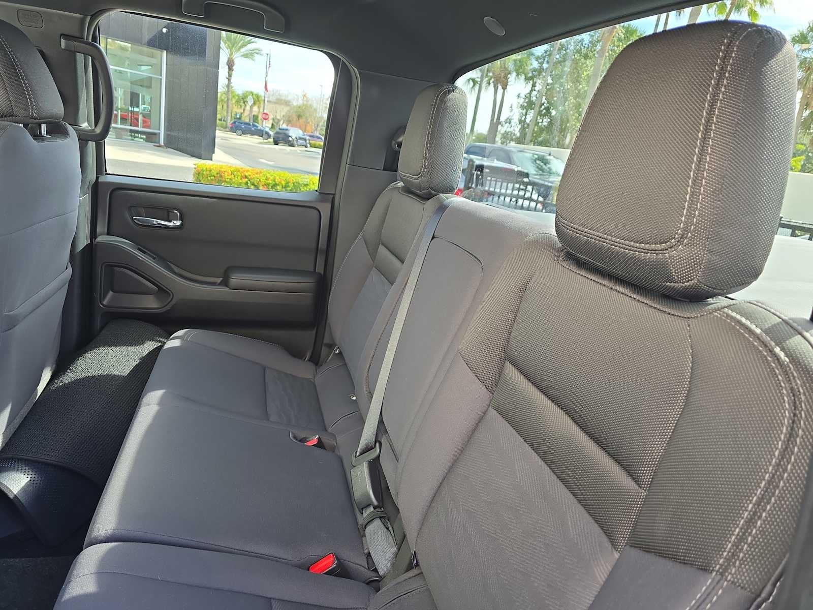 2023 Nissan Frontier SV