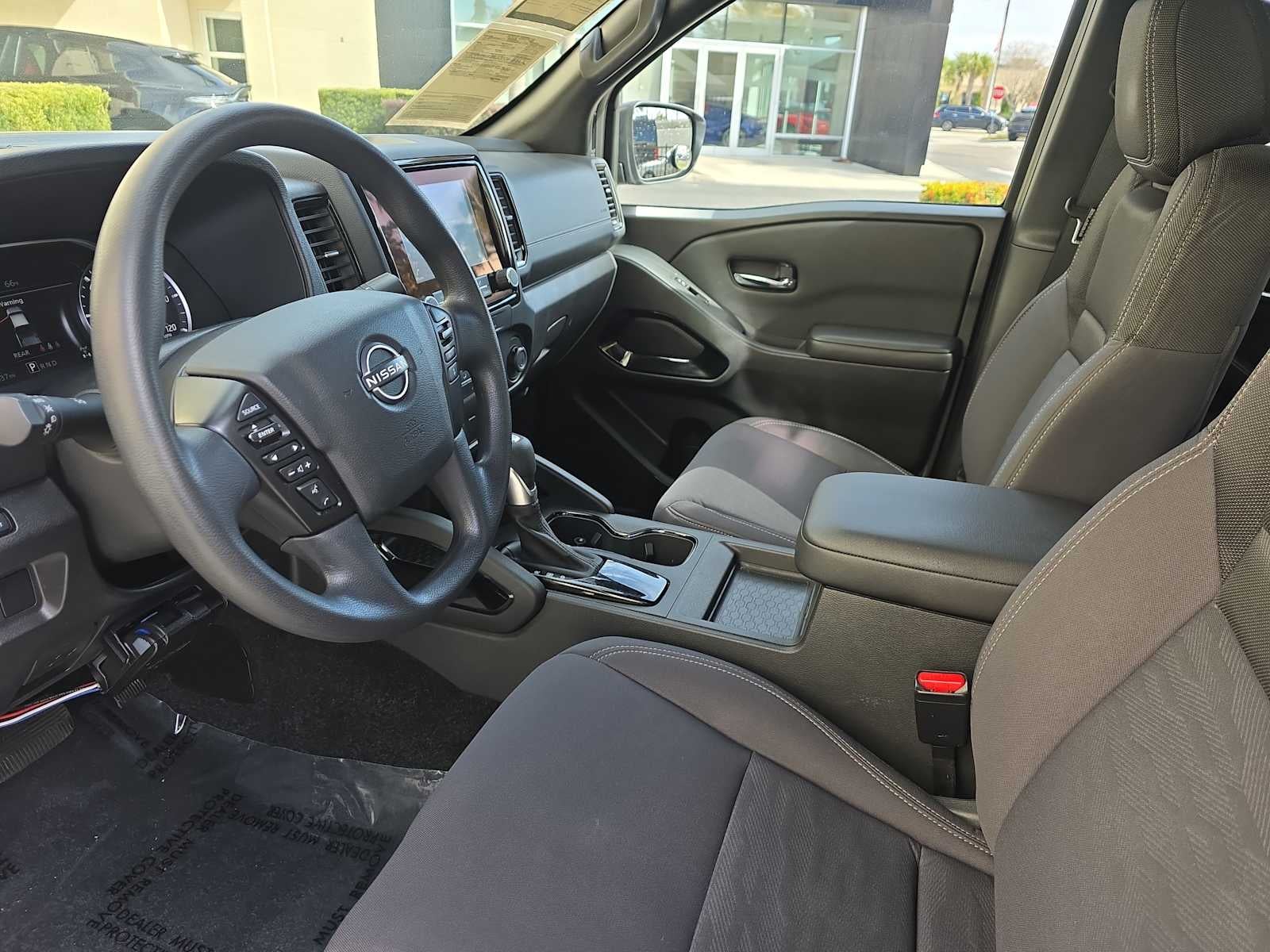 2023 Nissan Frontier SV