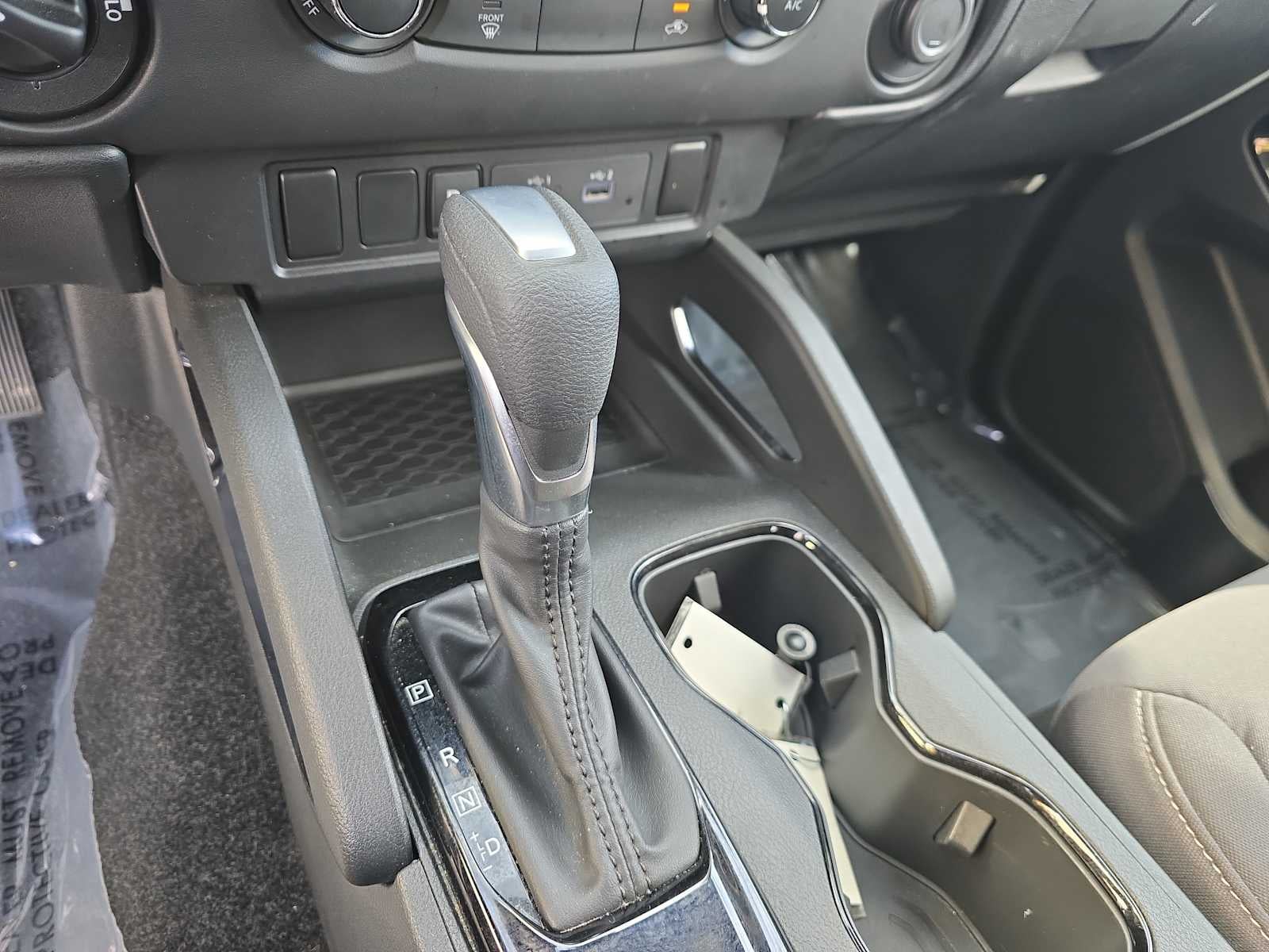 2023 Nissan Frontier SV