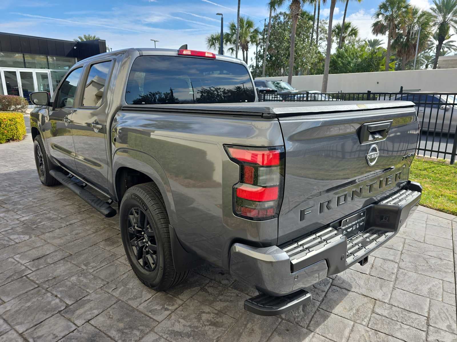 2023 Nissan Frontier SV