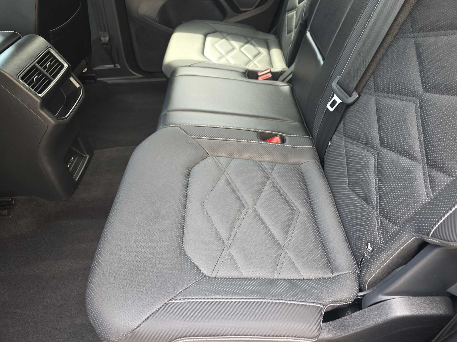 2024 Volkswagen Atlas Cross Sport 2.0T SE