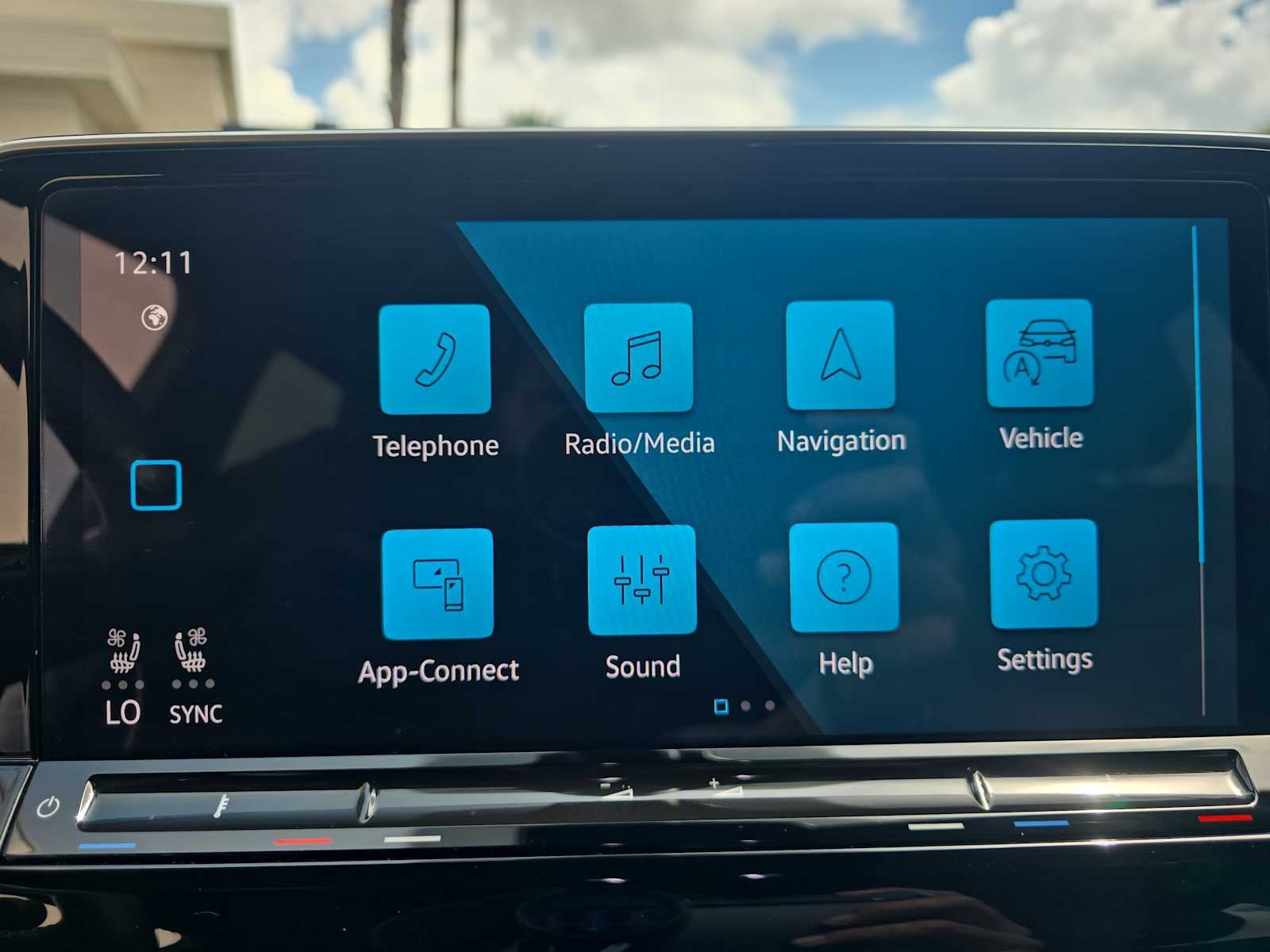 2024 Volkswagen Atlas Cross Sport 2.0T SE