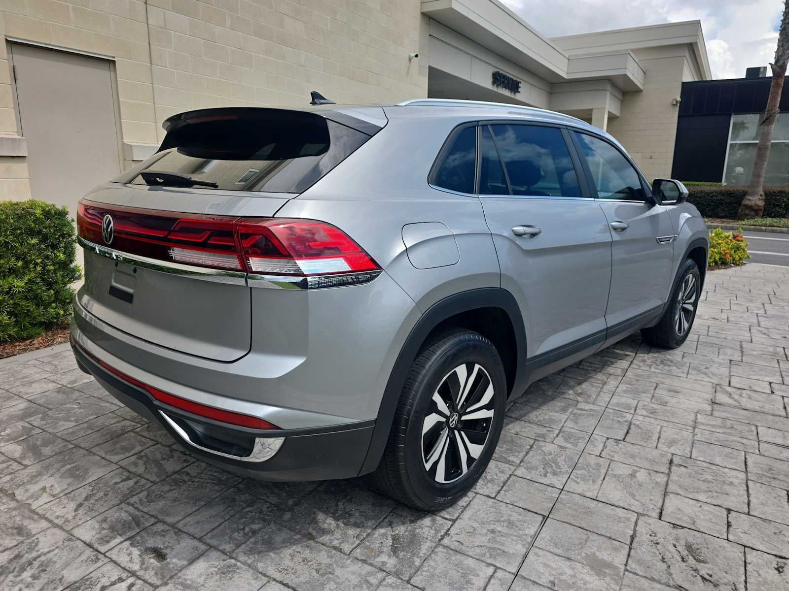 2024 Volkswagen Atlas Cross Sport 2.0T SE