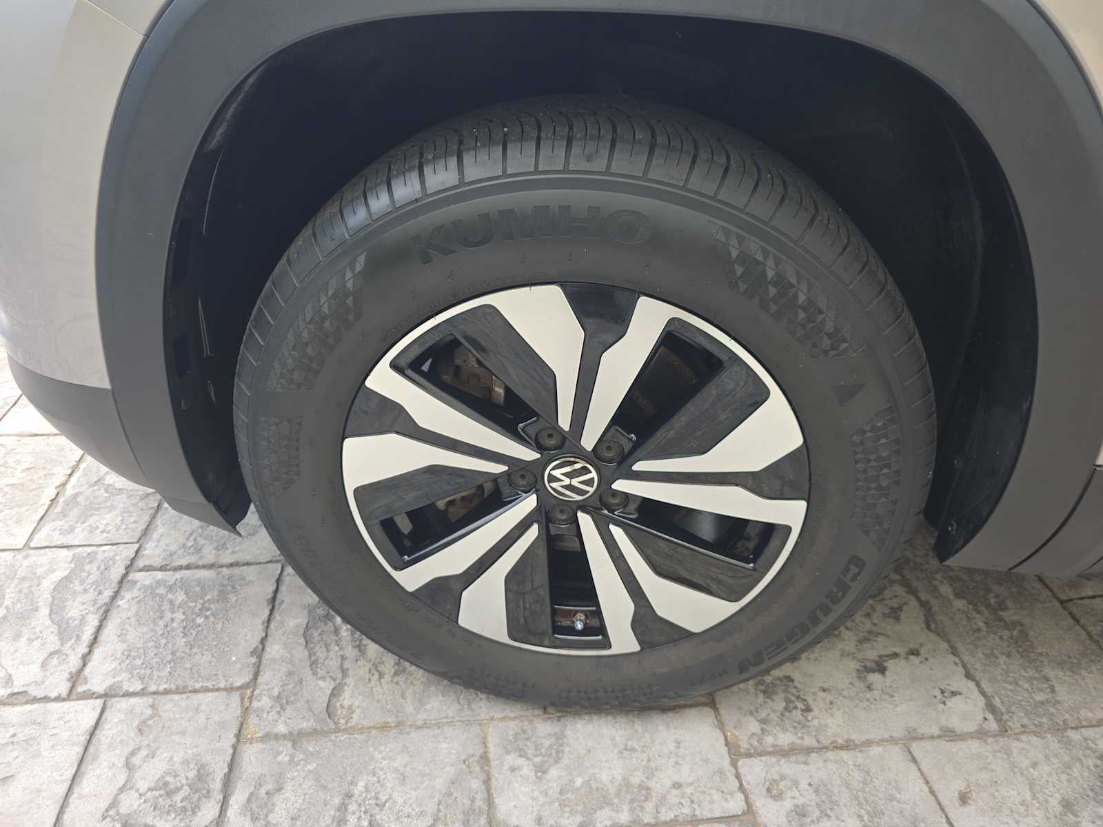 2024 Volkswagen Atlas Cross Sport 2.0T SE