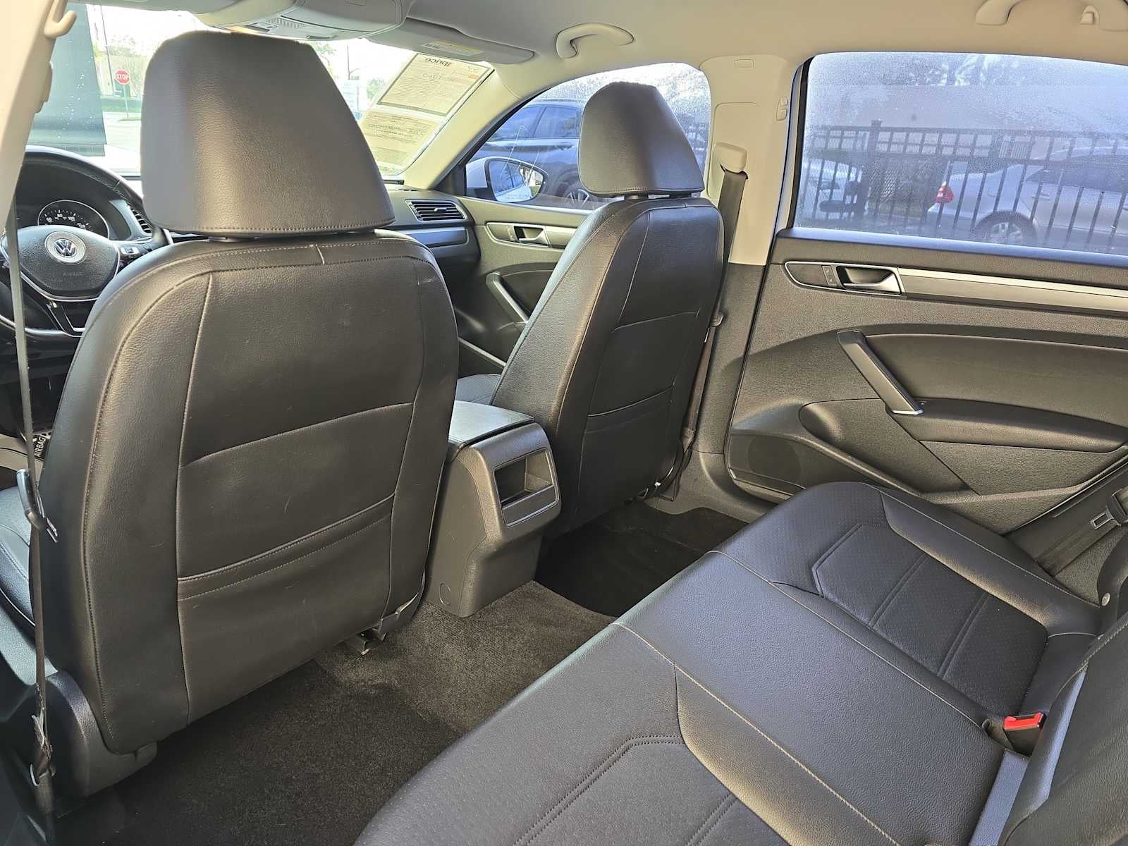 2017 Volkswagen Passat R-Line w/Comfort Pkg