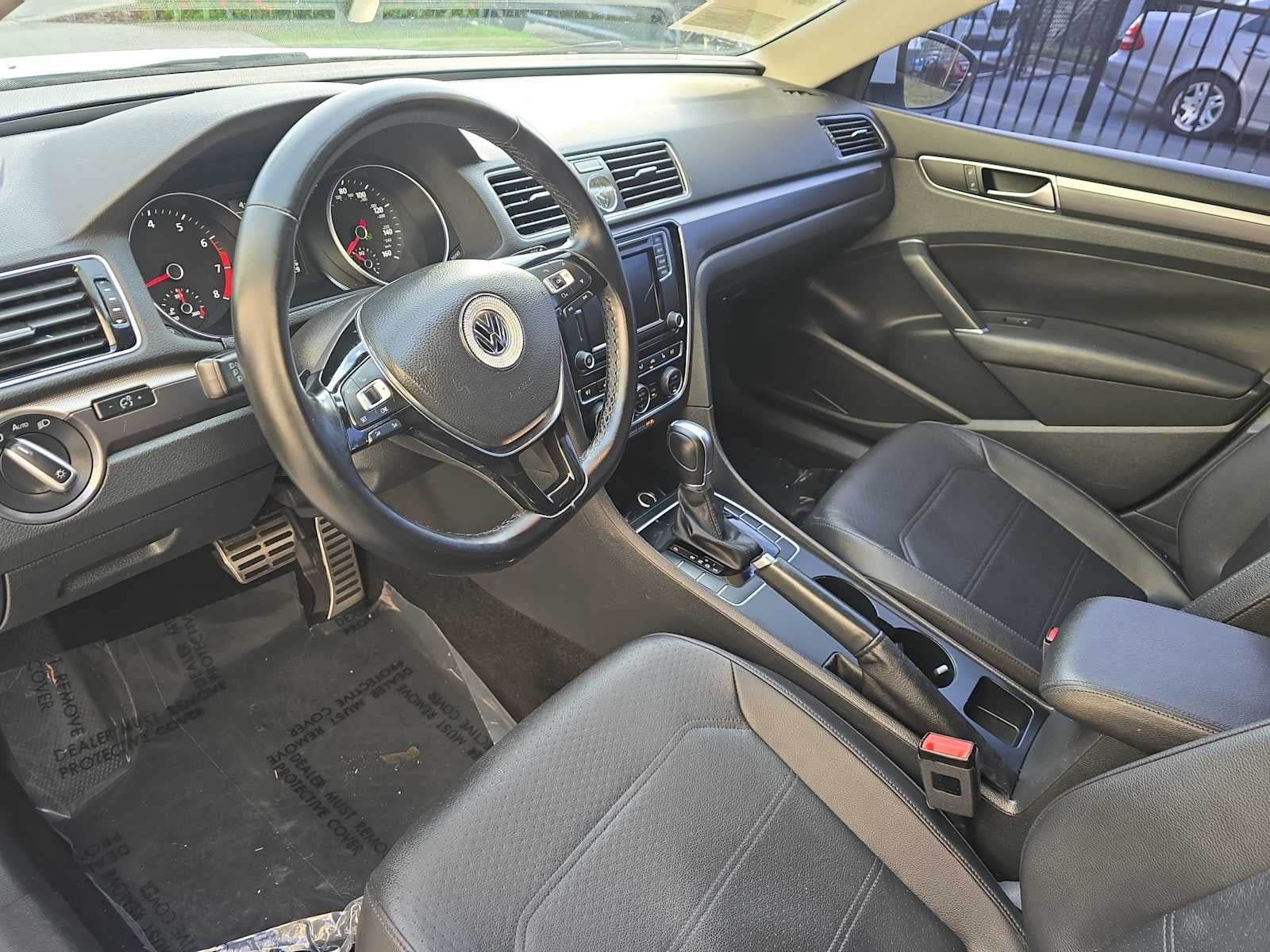 2017 Volkswagen Passat R-Line w/Comfort Pkg