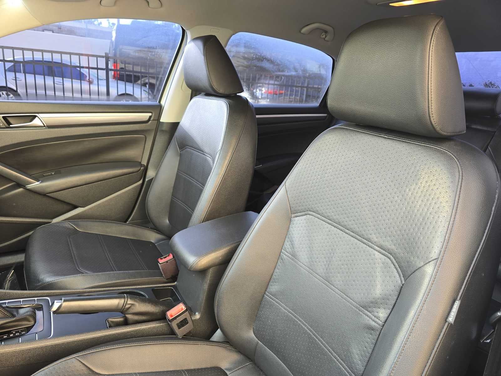 2017 Volkswagen Passat R-Line w/Comfort Pkg