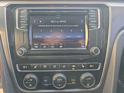 2017 Volkswagen Passat R-Line w/Comfort Pkg