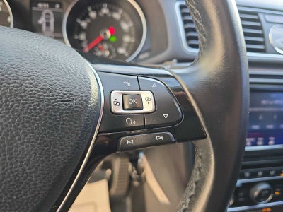2017 Volkswagen Passat R-Line w/Comfort Pkg
