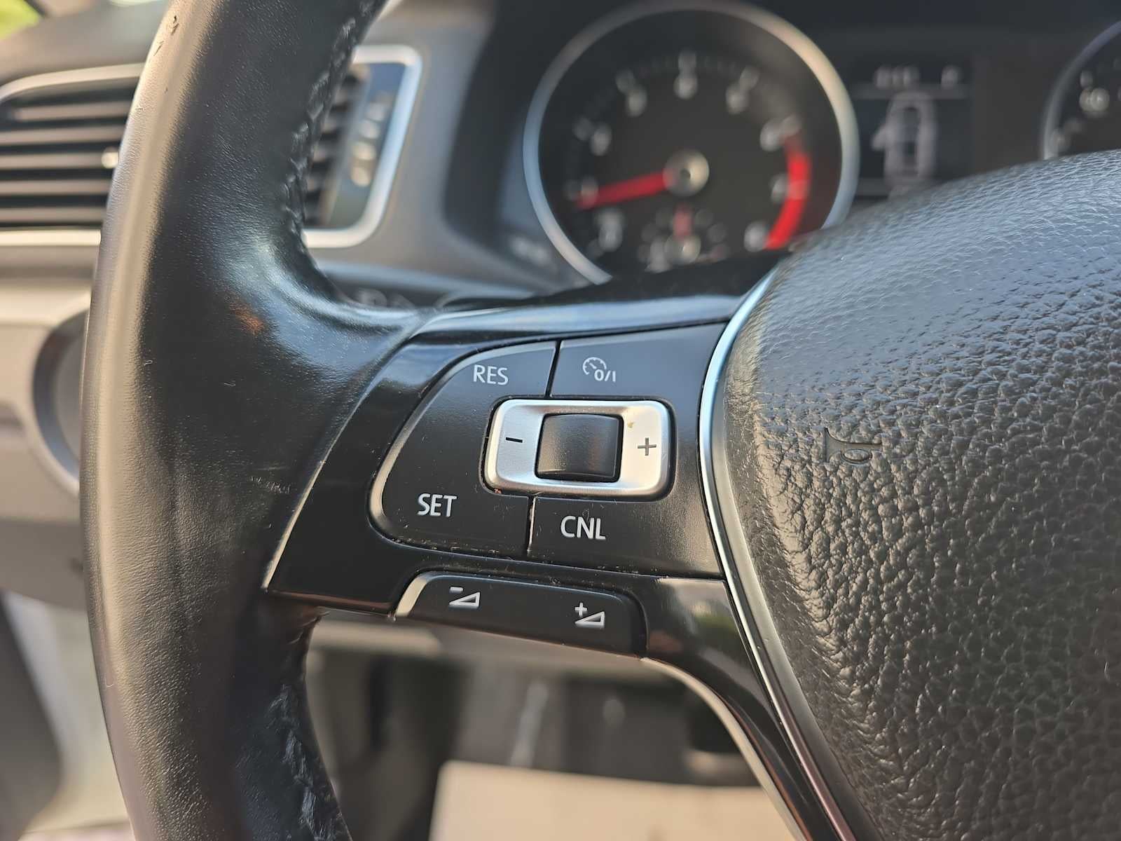 2017 Volkswagen Passat R-Line w/Comfort Pkg