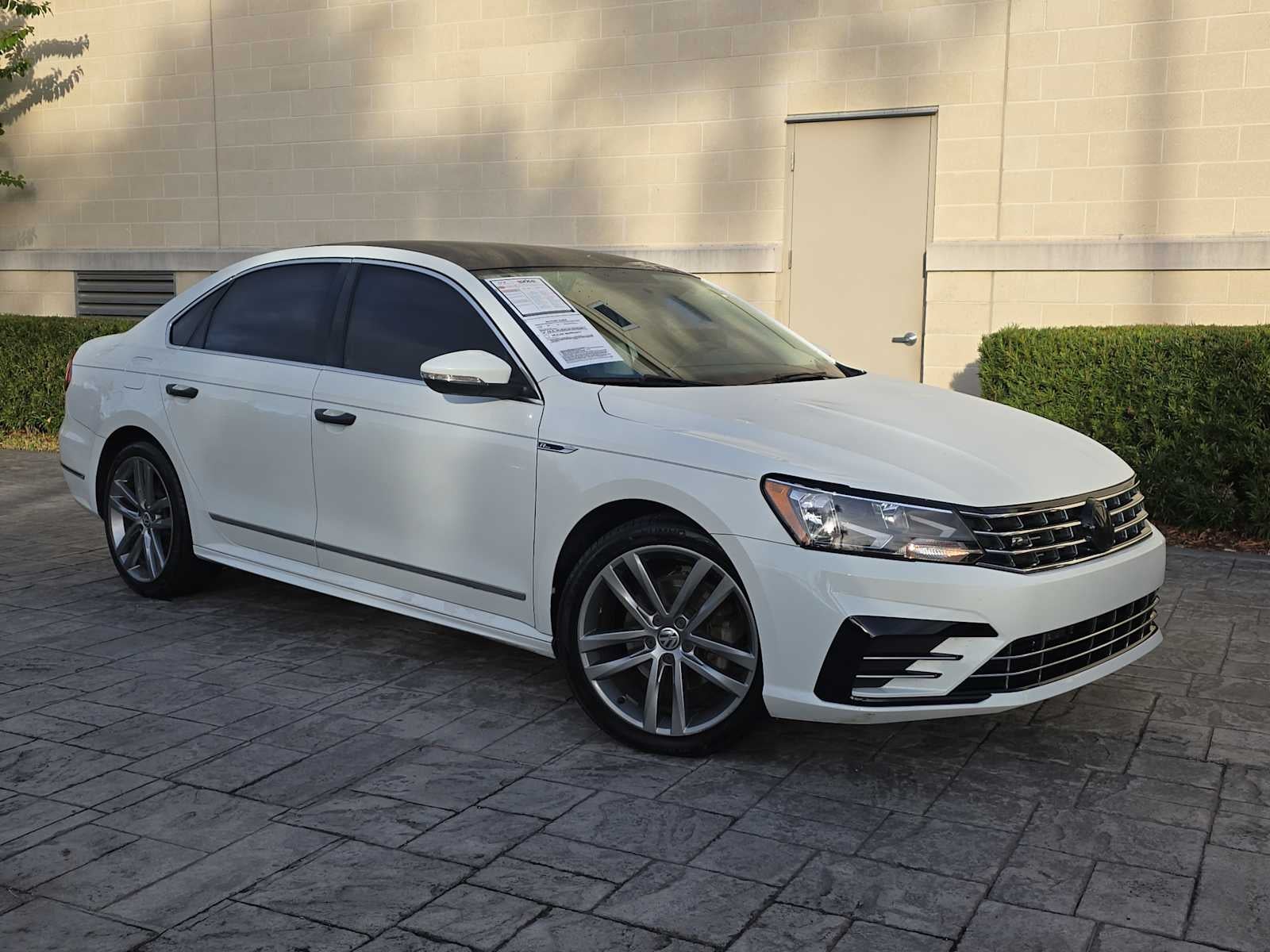 2017 Volkswagen Passat R-Line w/Comfort Pkg