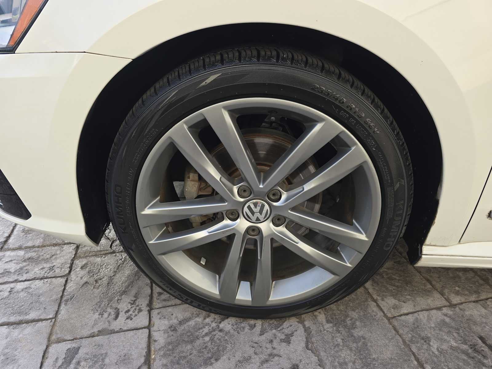 2017 Volkswagen Passat R-Line w/Comfort Pkg