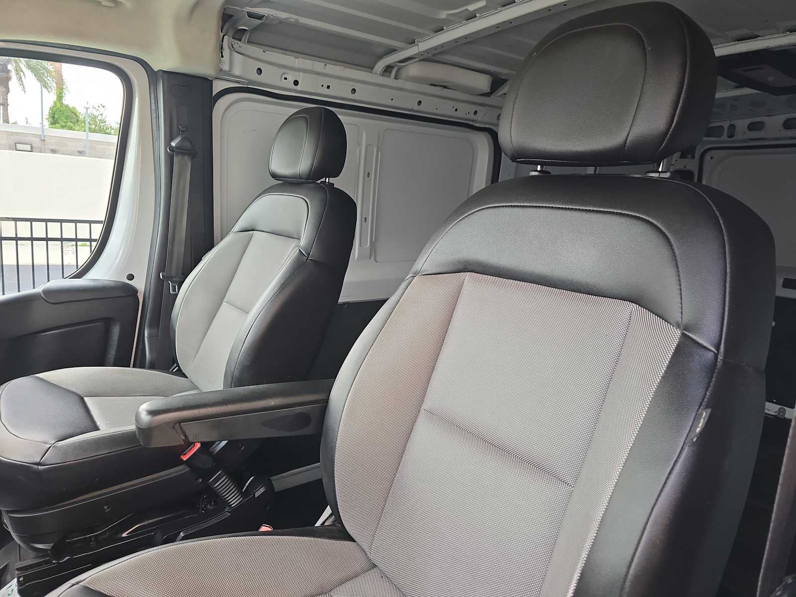 2023 RAM ProMaster Cargo Van 1500 Low Roof 136" WB