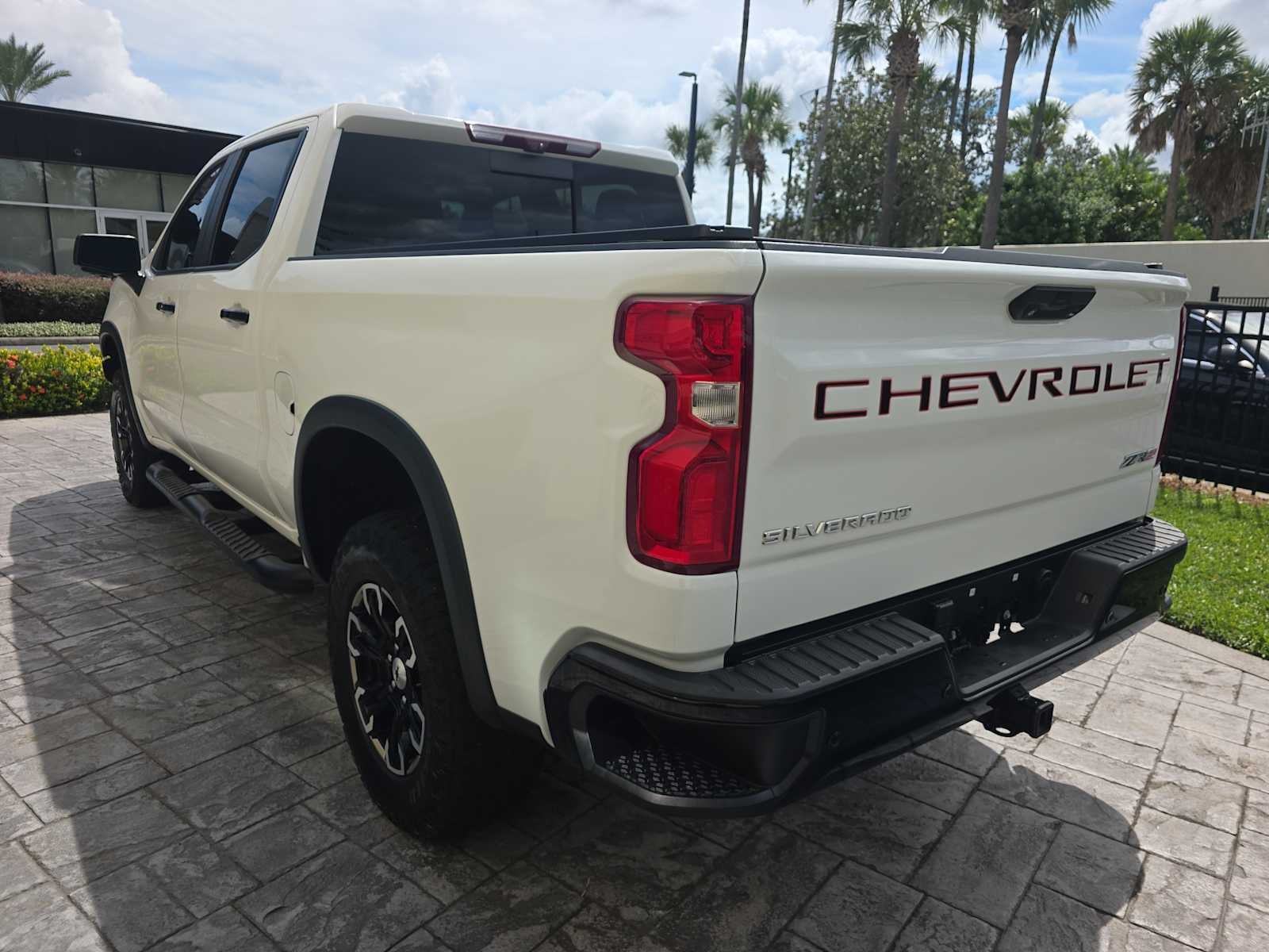 2023 Chevrolet Silverado 1500 ZR2