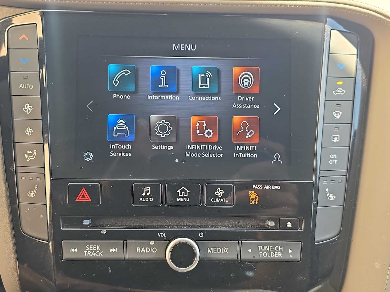 2023 INFINITI QX50 LUXE