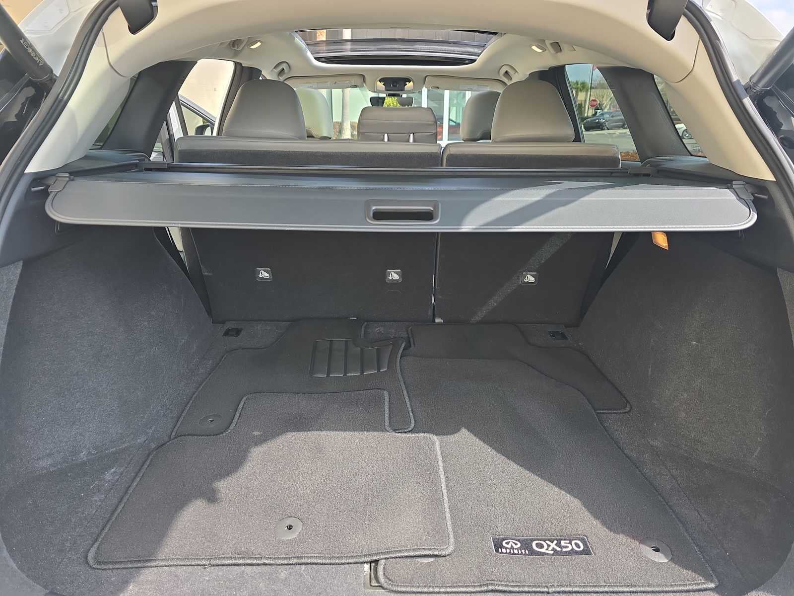 2023 INFINITI QX50 LUXE