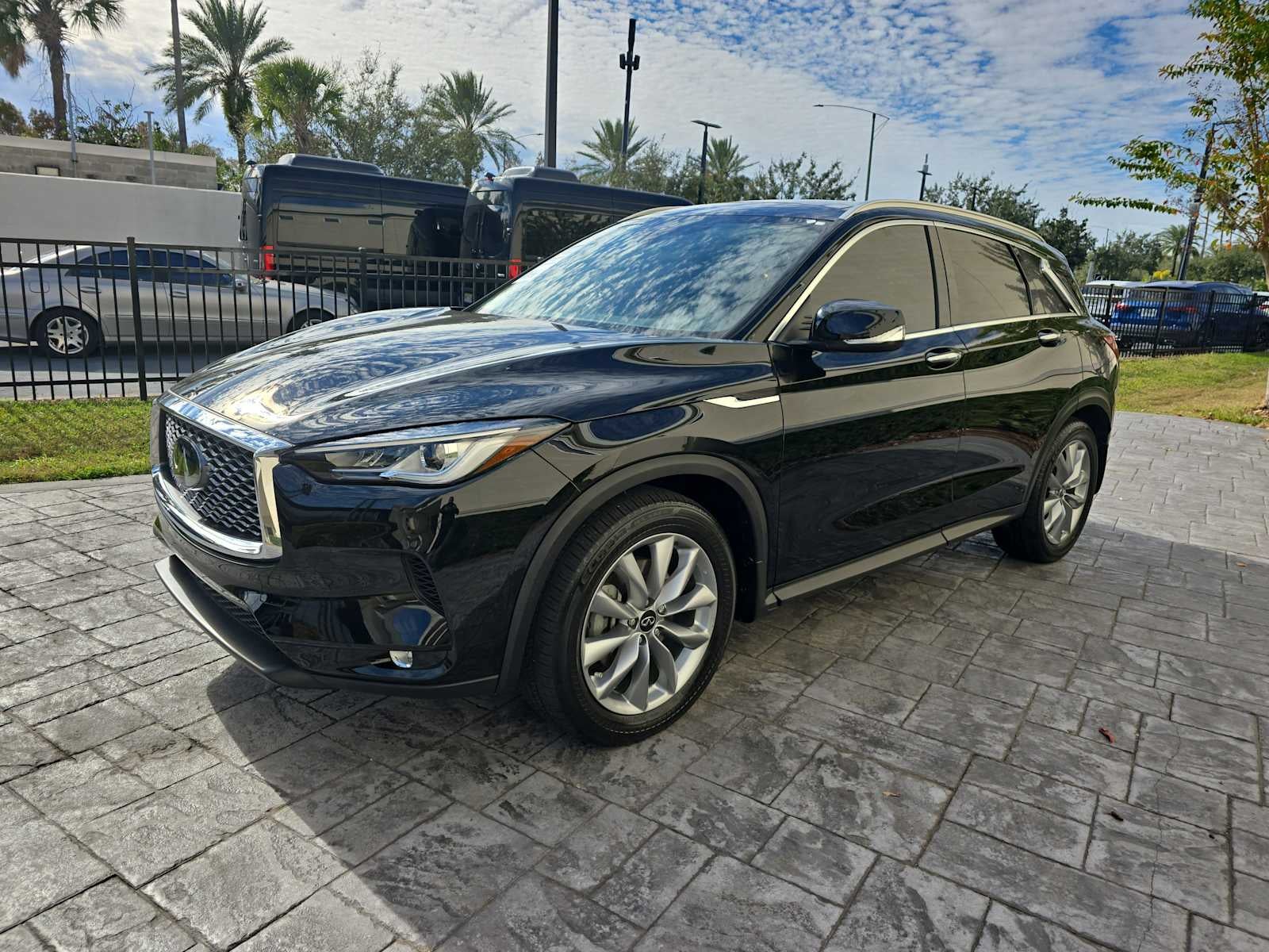 2022 INFINITI QX50 LUXE