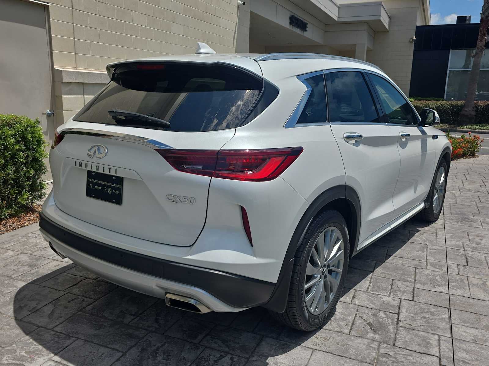 2023 INFINITI QX50 LUXE