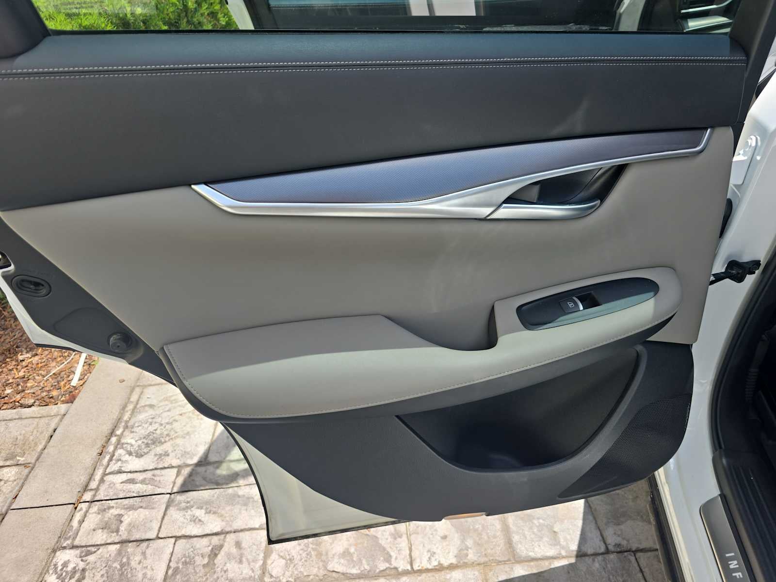 2023 INFINITI QX50 LUXE