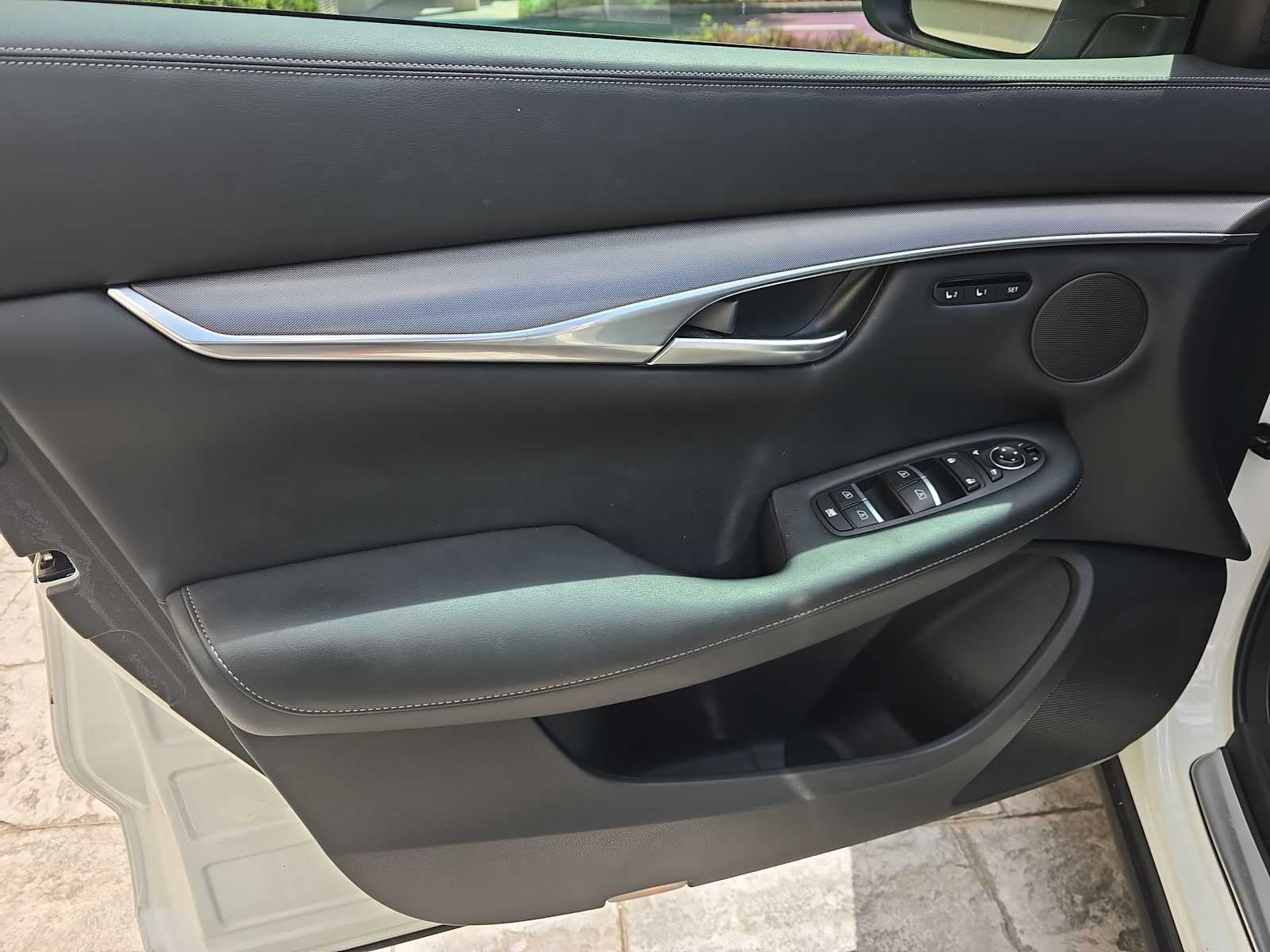 2023 INFINITI QX50 LUXE