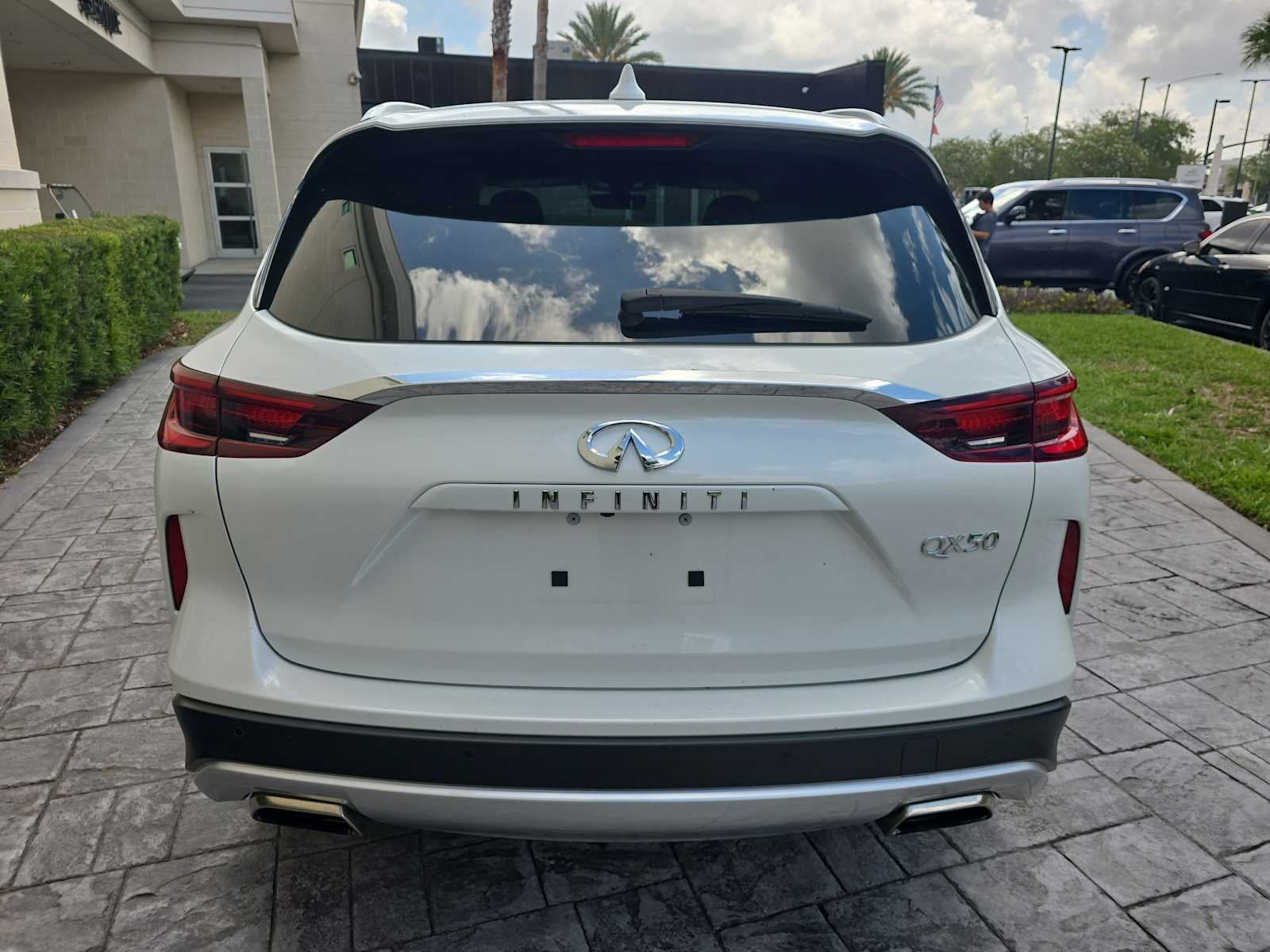 2023 INFINITI QX50 LUXE