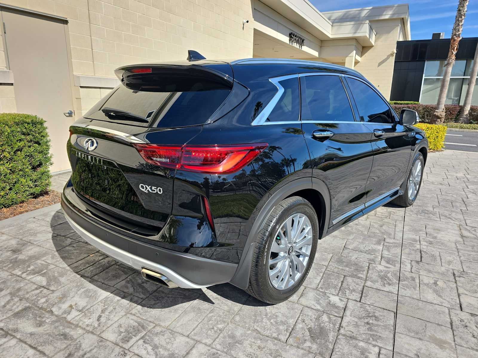2024 INFINITI QX50 LUXE
