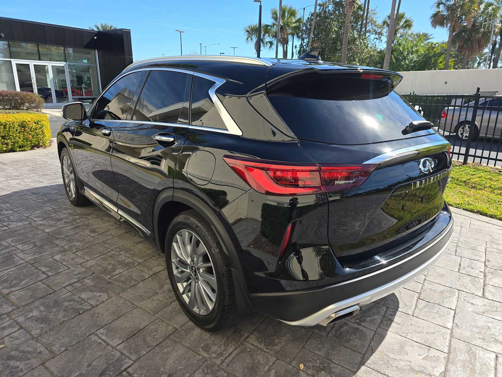 2024 INFINITI QX50 LUXE