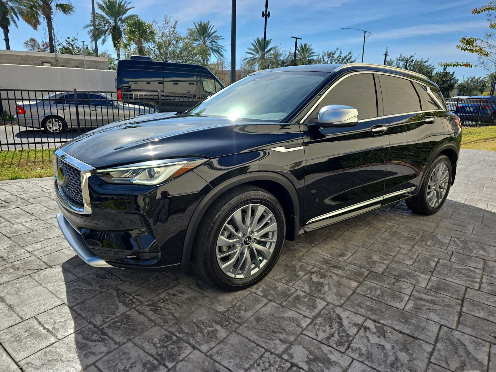 2024 INFINITI QX50 LUXE