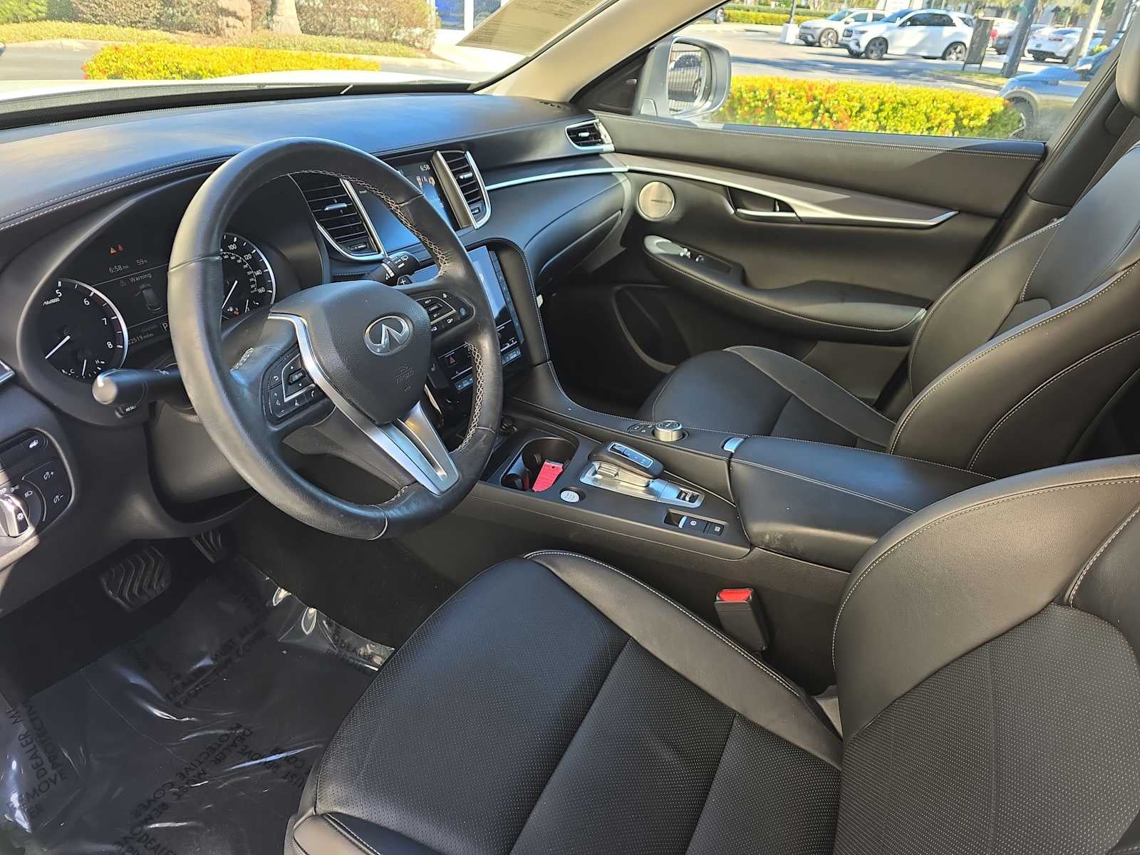 2023 INFINITI QX50 LUXE