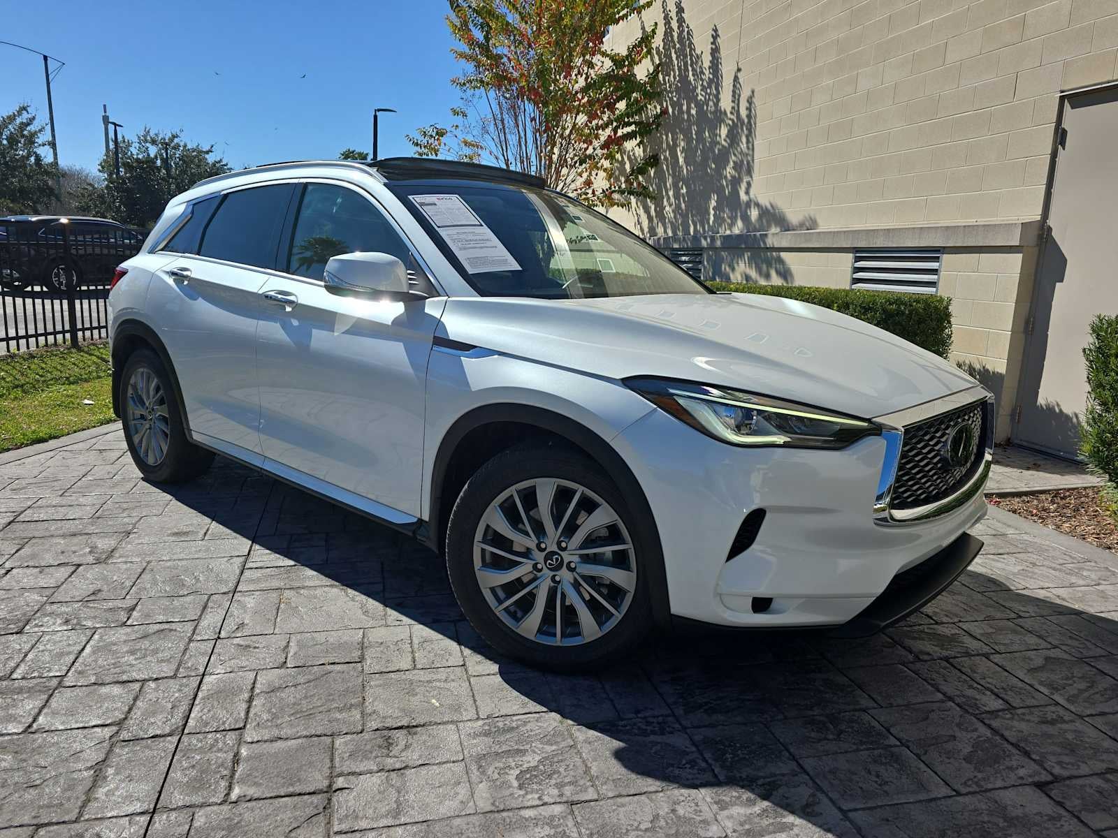 2023 INFINITI QX50 LUXE