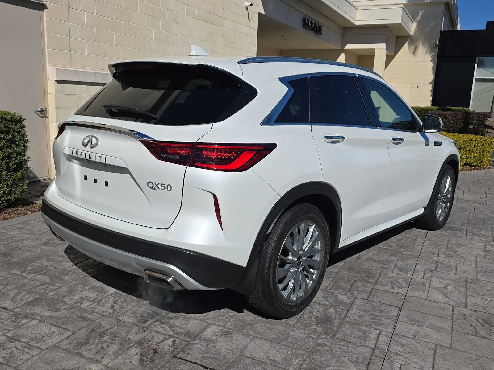 2023 INFINITI QX50 LUXE