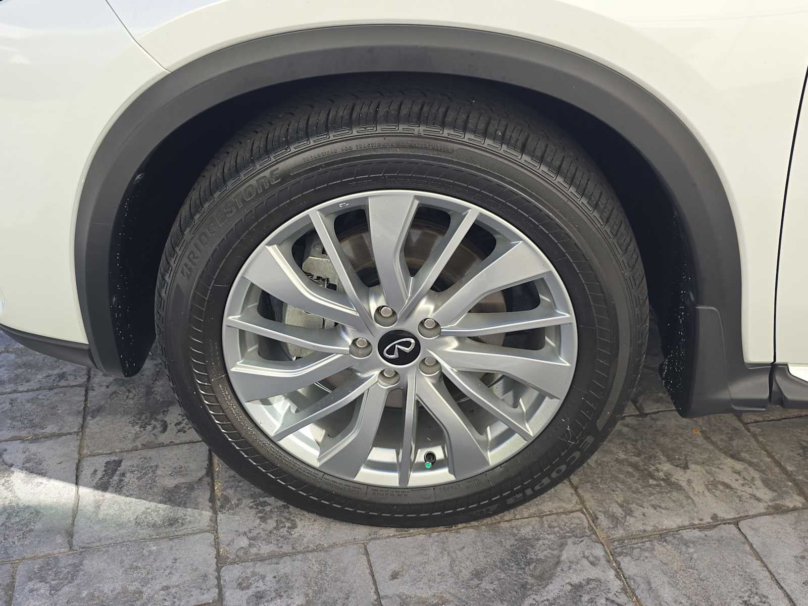 2023 INFINITI QX50 LUXE