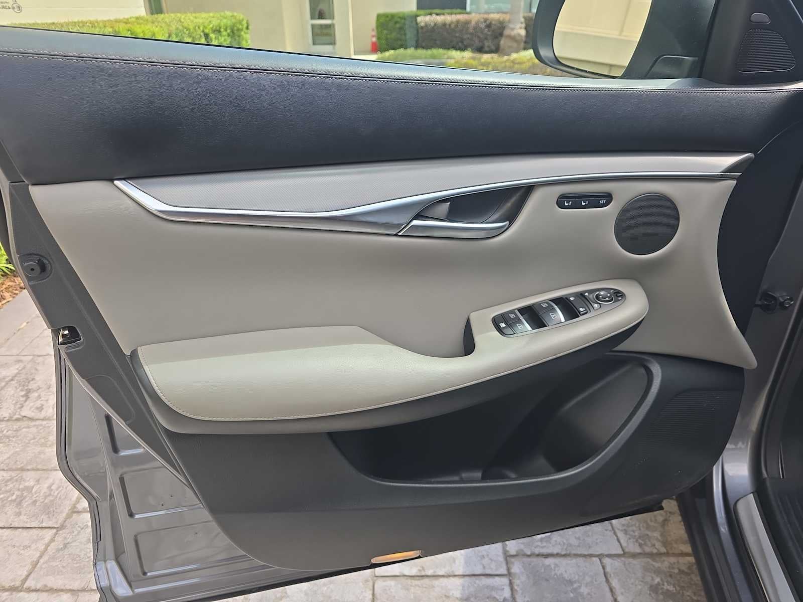 2023 INFINITI QX50 LUXE