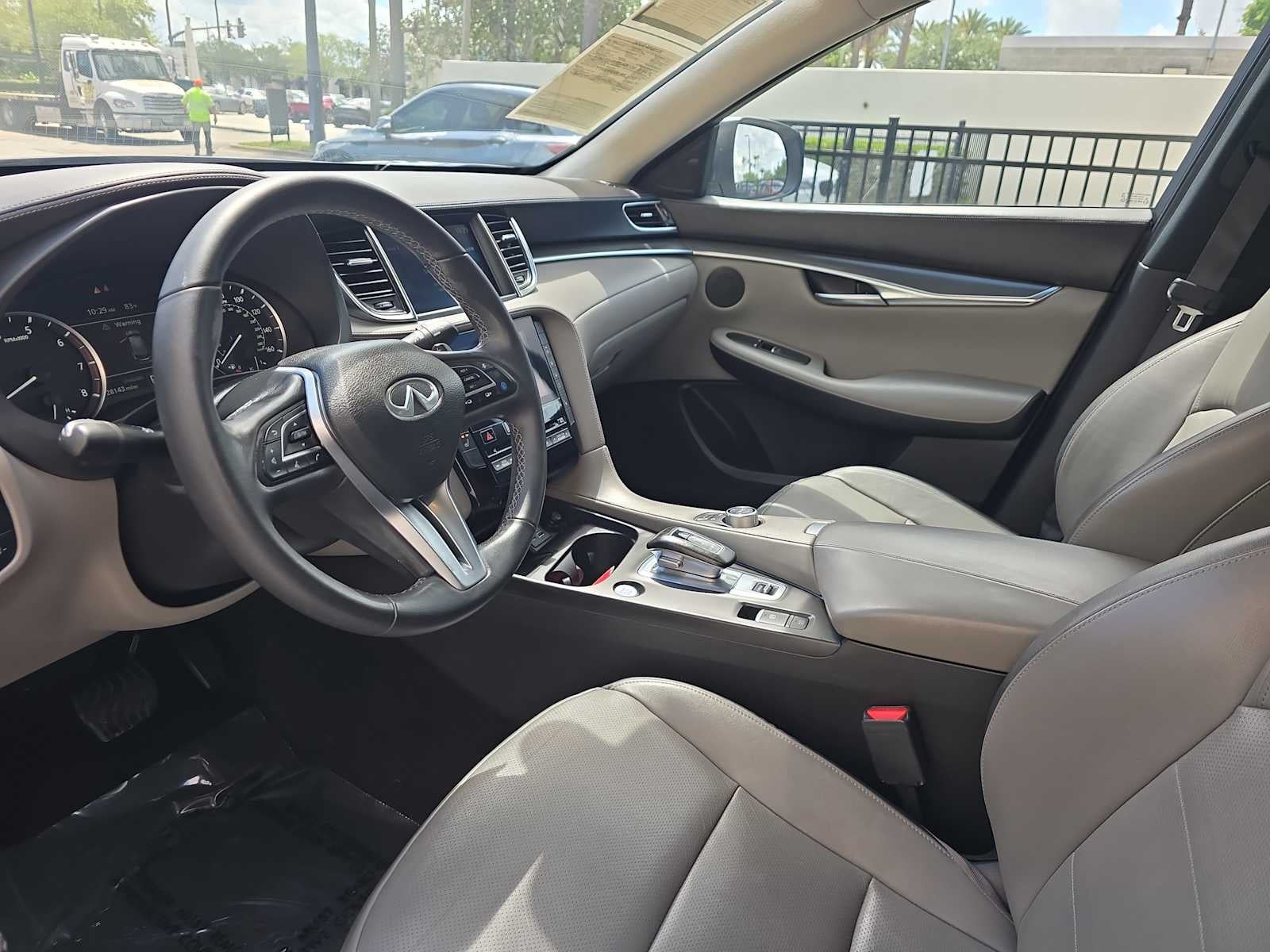 2023 INFINITI QX50 LUXE