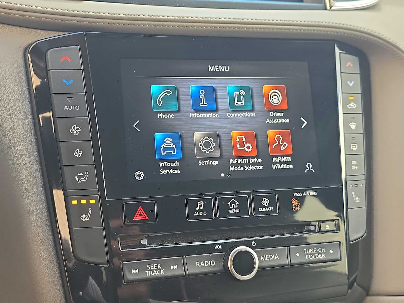 2023 INFINITI QX50 LUXE
