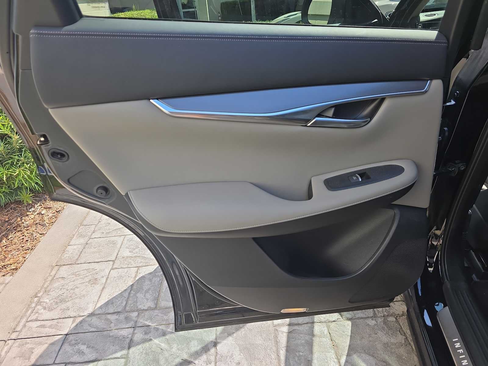 2023 INFINITI QX50 LUXE