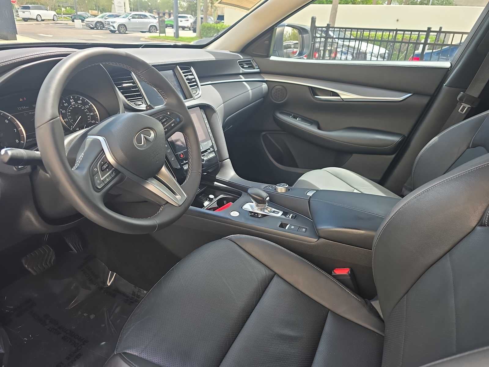 2022 INFINITI QX50 LUXE