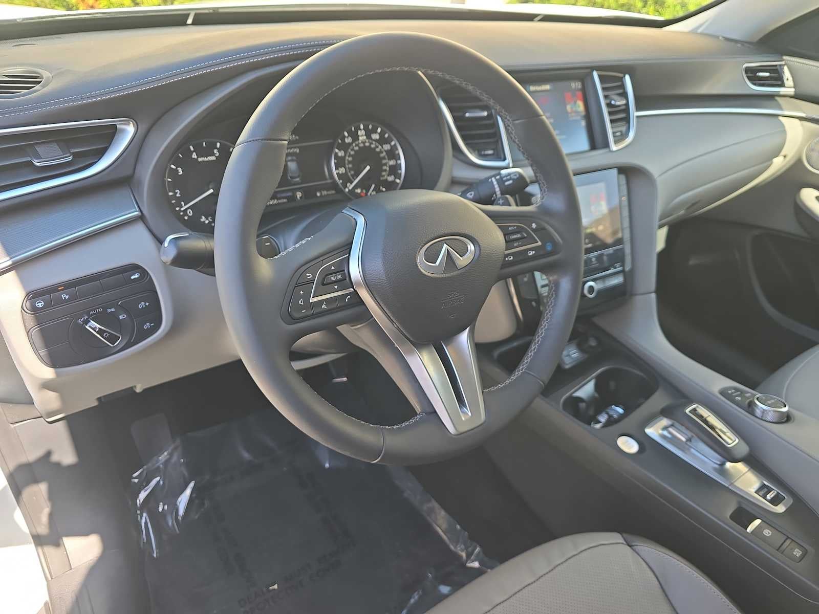 2023 INFINITI QX50 LUXE