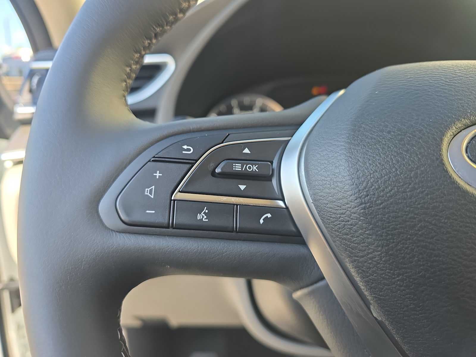 2023 INFINITI QX50 LUXE