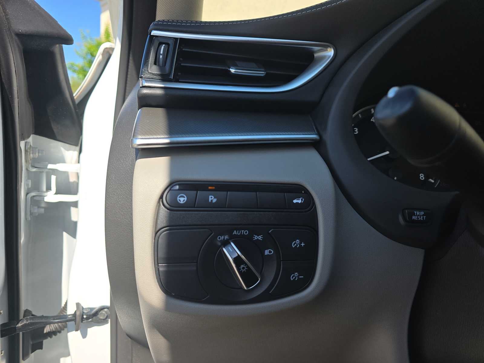 2023 INFINITI QX50 LUXE