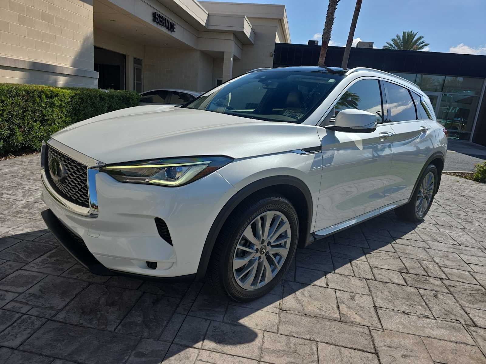 2023 INFINITI QX50 LUXE